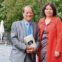 Ehrenkommissar und Sicherheitsexperte der SPD-Landtagsfraktion Peter Paul Gantzer und seine Landtagskollegin Ruth Müller, stellvertretende Vorsitzende der SPD Niederbayern, besichtigten die Polizeiinspektion.